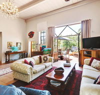 Arty Warehouse Apartment - stroll to South beach - VIC Tourism