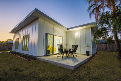 Ashanti - VIC Tourism 0