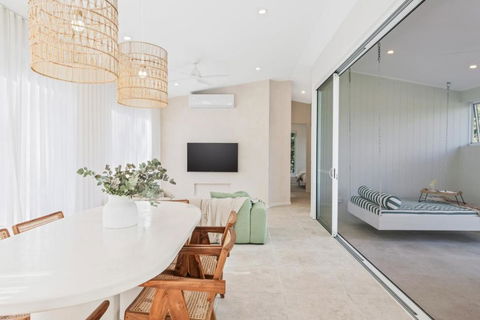 Luxurious Mediterranean-Inspired Guesthouse - VIC Tourism 2