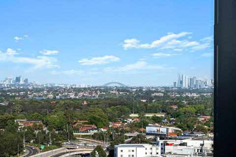 Luxury 1BR Apt With Stunning City Skyline Views - VIC Tourism 1