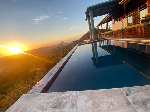 Luxurious Hinterland Guest House With HEATED POOL Sleeps 10 Brisbane Scenic Rim Gold Coast - VIC Tourism 3