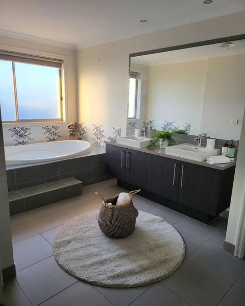 Luxury Green - VIC Tourism 1