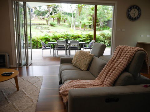 Luxury Home In Yowie Bay - VIC Tourism 1