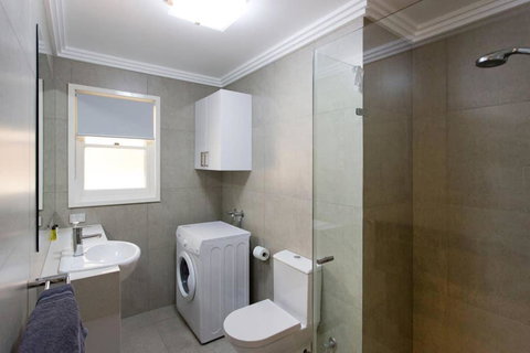 M5 West Perth Studio Apartment Near Kings Park - VIC Tourism 3