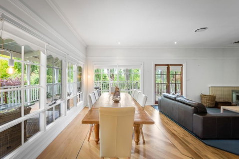 Magical Lucindale - Gorgeous 4 Bedroom House - VIC Tourism 2