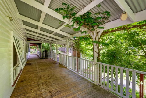 Magical Lucindale - Gorgeous 4 Bedroom House - VIC Tourism 1