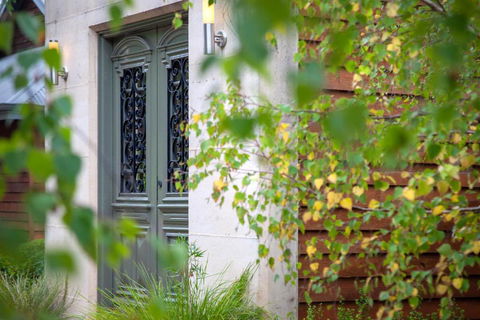 Makesh I Private Properties - VIC Tourism 0