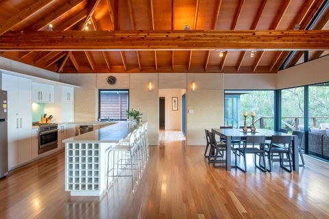 Makesh I Private Properties - VIC Tourism 3