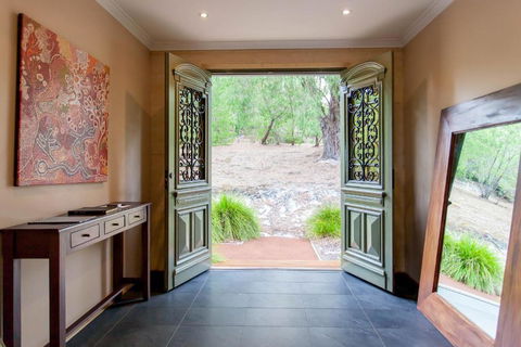 Makesh I Private Properties - VIC Tourism 1