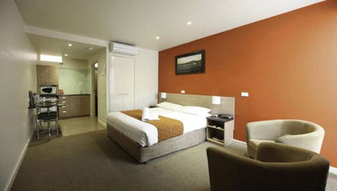 Mansfield Motel - VIC Tourism 0