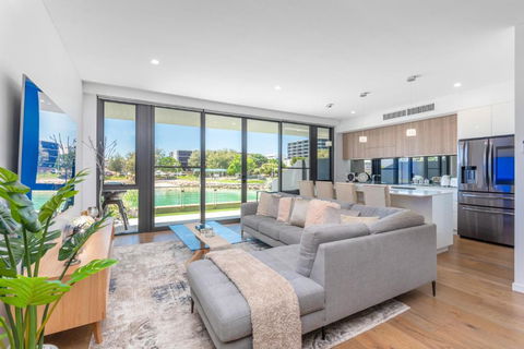 Maraboo Island Beachfront Villa - VIC Tourism 0