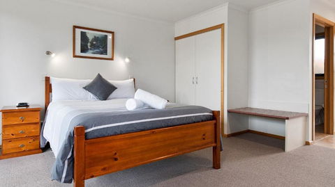 Marsden Court Apartments Now Incorporating Marsden Court And Sharonlee Strahan Villas - VIC Tourism 3