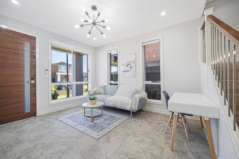 Marsden Park 2 Level Brand New House Near Parks - VIC Tourism 1