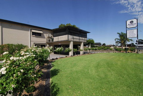 Mayfair Motel - VIC Tourism 0