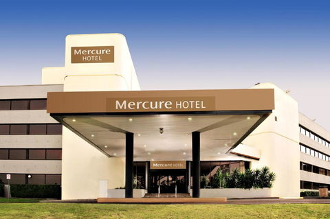 Mercure Penrith - VIC Tourism 0