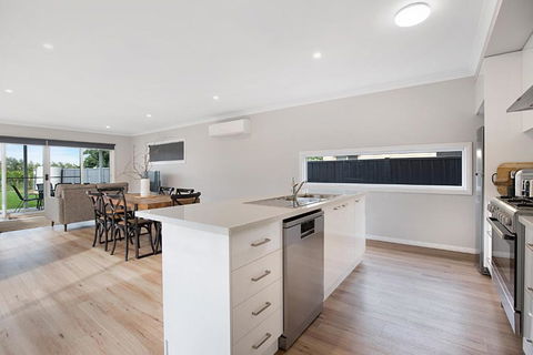 Milawa Vineyard Views - Guesthouse 2 - VIC Tourism 3