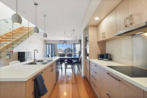 Milieu At Seine - VIC Tourism 3