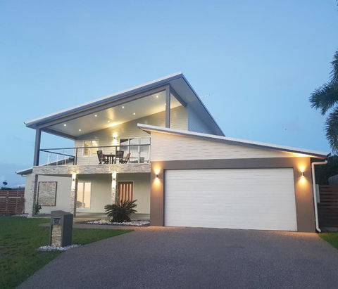 Modern Luxury Ocean Views - VIC Tourism 0