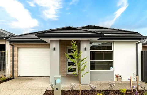Minta Estate Berwick 4 Bedroom House, No Sharing - VIC Tourism 0