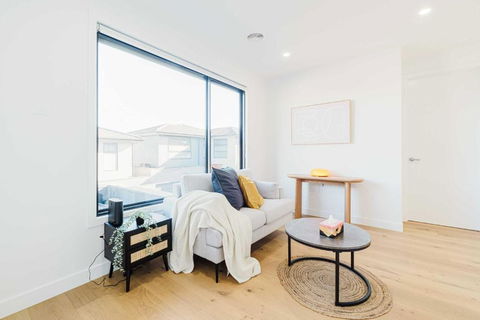 Modern Family Home 3BR In Box Hill North - VIC Tourism 2