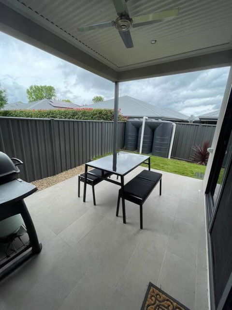Modern Home Away From Home - VIC Tourism 1