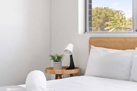 Modern Queen Room - Private Spot At Revesby - Shared Bathroom - VIC Tourism 1