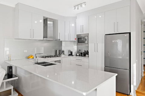 Modern Scarborough Townhouse - VIC Tourism 3