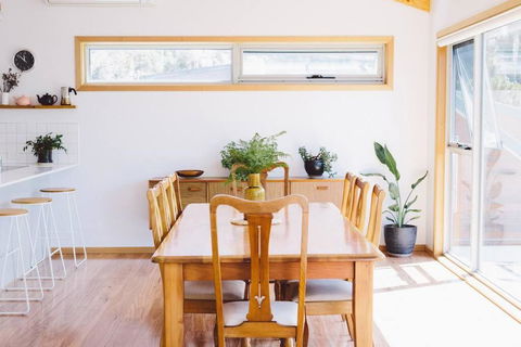 Modern Waterfront House At Susans Bay, Primrose - VIC Tourism 0