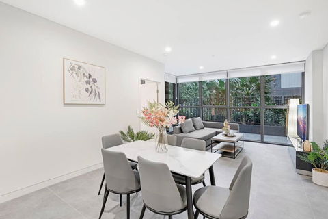 Modern 2B2B APT At Homebush - VIC Tourism 0