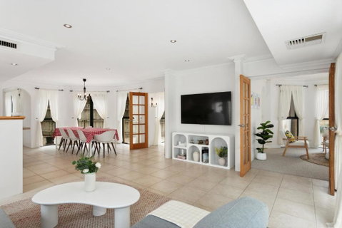 Newly Renovated Home Steps From Sorrento Beach - VIC Tourism 2