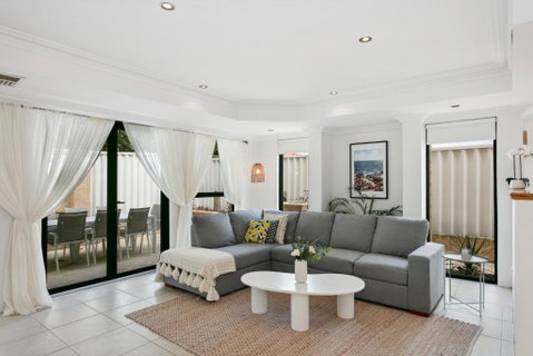 Newly Renovated Home Steps From Sorrento Beach - VIC Tourism 0