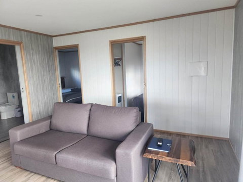 Mount Rumney Escapes - 5 Seaview Kangaroo House - VIC Tourism 3