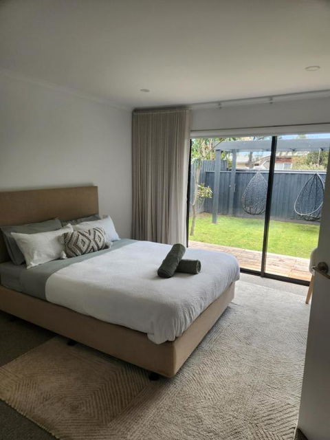 Mornington Holiday House - VIC Tourism 3