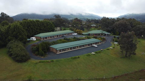Motel Views Yackandandah - VIC Tourism 1