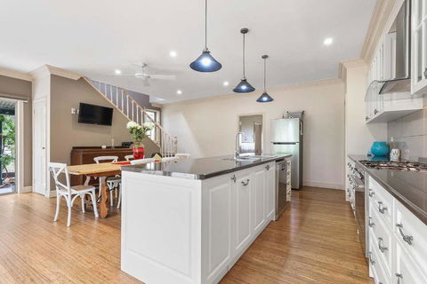 Mount Bolton Retreat - VIC Tourism 3
