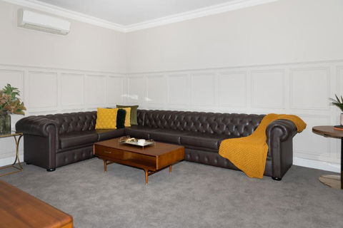 Mount Gambier Hotel - VIC Tourism 1