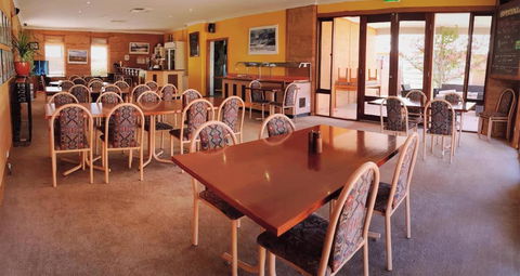 Mud Hut Motel - VIC Tourism 2