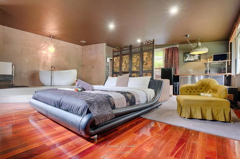 Mudstone Suites - VIC Tourism 0