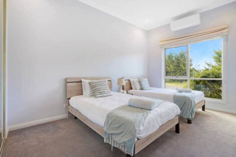 Narre Warren Farm Farm 20 People - VIC Tourism 2