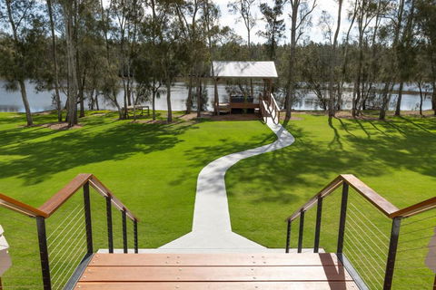 Neat Acres Farmhouse - VIC Tourism 2