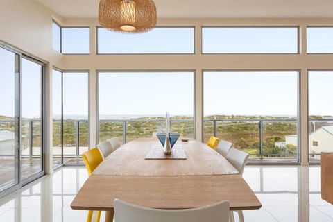 Neighbour Avenue Goolwa Beach - Wi-Fi & Linen Included - VIC Tourism 0