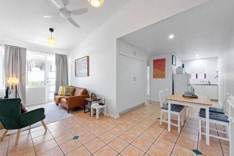 New Farm Nest- 2Bed 1Bath Balcony - VIC Tourism 0