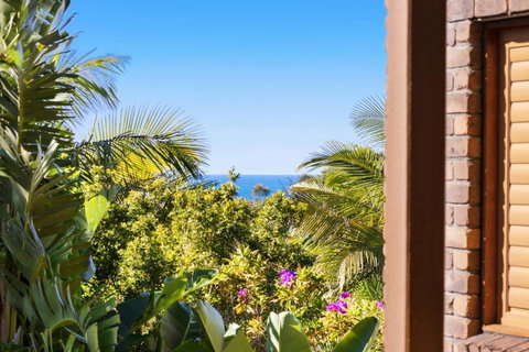 NEW Luxury Angourie Villa! Dream Location, WiFi ++ - VIC Tourism 3