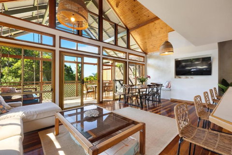 NEW Luxury Angourie Villa! Dream Location, WiFi ++ - VIC Tourism 0