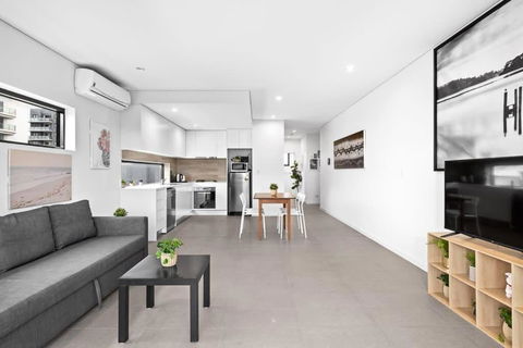 New Modern 2BR 2baths Apt In Homebush Sleeps 6 - VIC Tourism 0