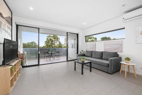 New Modern 2BR 2baths Apt In Homebush Sleeps 6 - VIC Tourism 2