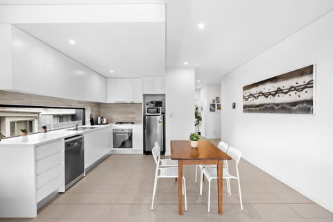 New Modern 2BR 2baths Apt In Homebush Sleeps 6 - VIC Tourism 3