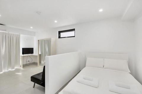 New Studio Apartment In Surry Hills - VIC Tourism 0