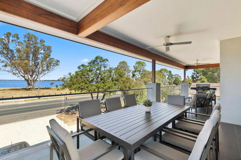 NEW - Sunrise Waters Holiday House - VIC Tourism 0