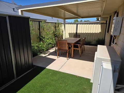 New Unit On Oswald - VIC Tourism 1
